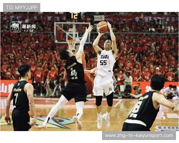 球迷期待：哪支球队会夺冠？专家分析！，最有希望夺冠的球队